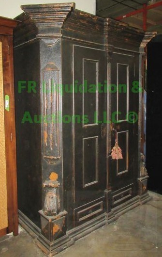 lot 332 image: Antique early century linen armoire, 86 x 64 x 30