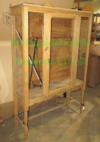 lot 344 image: Vintage oak wood glass door display cabinet, 60 x 39 x 14