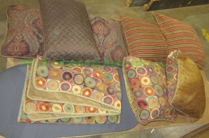 lot 369 image: Assorted throw pillows as shown