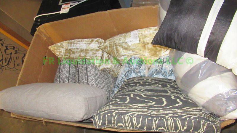 lot 370 image: Assorted throw pillows as shown