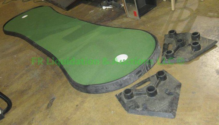 lot 374 image: Golf practice putting green