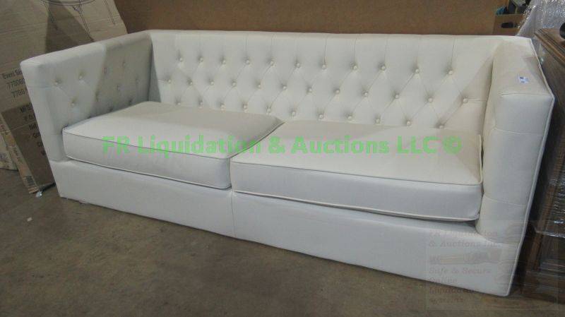 lot 439 image: Button tufted lounge couch