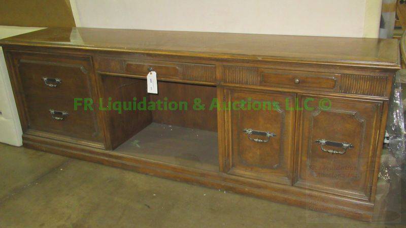 lot 440 image: Romweber solid oak side buffet credenza, 92 x 20 x 30