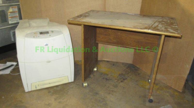 lot 462 image: HP laser printer and printer stand