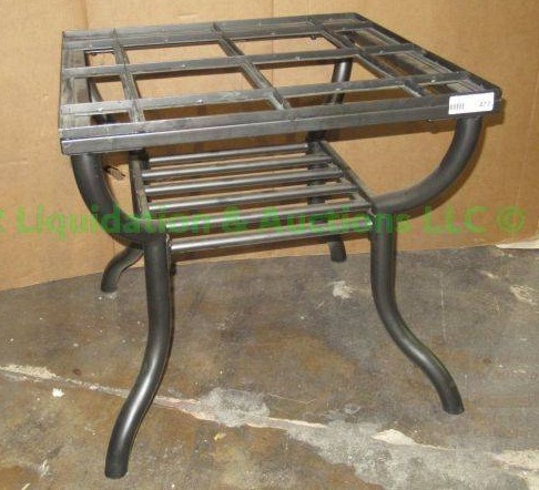 lot 477 image: Metal patio table base, 24 x 24 x 24