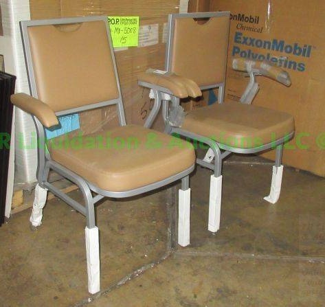 lot 478 image: Shelby Williams metal banquet stacking chairs