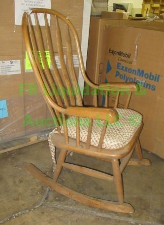 lot 479 image: Robinson Furniture Company solid oak classic rocking chair