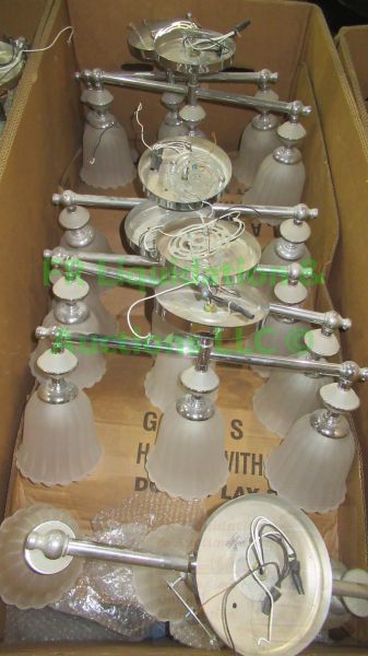 lot 488 image: Frosted glass and chrome metal Vanity lamp fixtures, 13 count