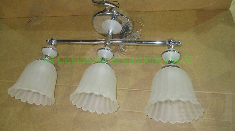 lot 491 image: Frosted glass and chrome metal Vanity lamp fixtures, 12 count