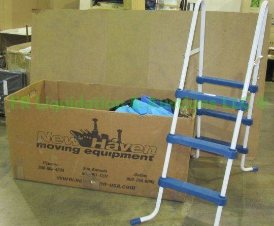 lot 493 image: Swimming pool step ladder and accessories
