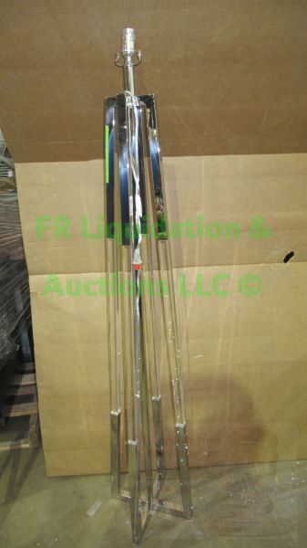 lot 508 image: Modern style free standing accent lamp, 59 tall