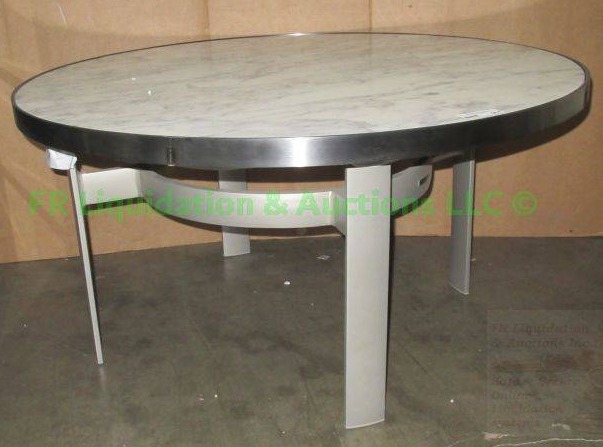 lot 561 image: Brown Jordan modern Marblle top metal base table, 40 wide x 21 tall