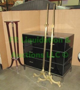 lot 562 image: Crestview ebony glass 3 drawer night stand (Corner top chipped) plus