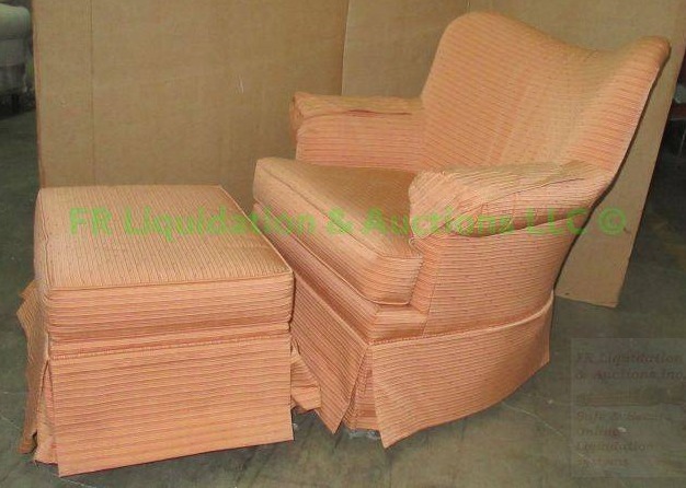 lot 564 image: Sherrill Furniture occasional arm chair and ottomans with extra cushions