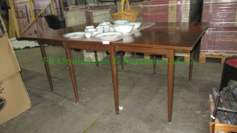 lot 521 image: Vintage drop leaf dining table