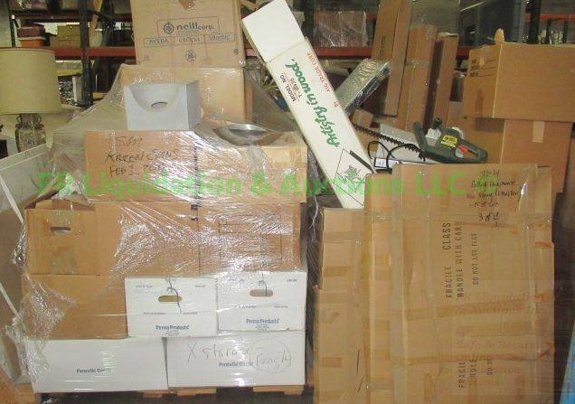 lot 625 image: Pallet of boxed home goods plus