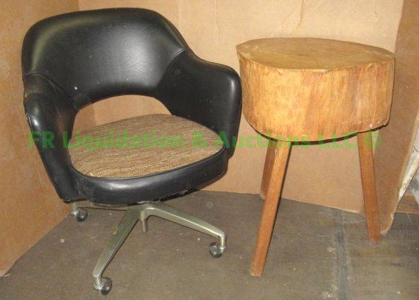 lot 631 image: Retro style barrel chair and log slice accent table