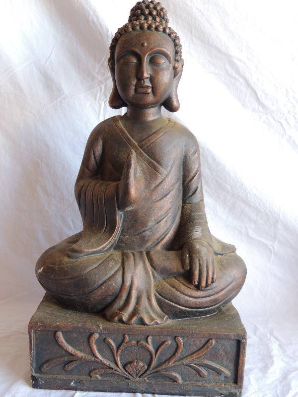 lot 733 image: Buddha statue   made  in China 20 tall, 11 W