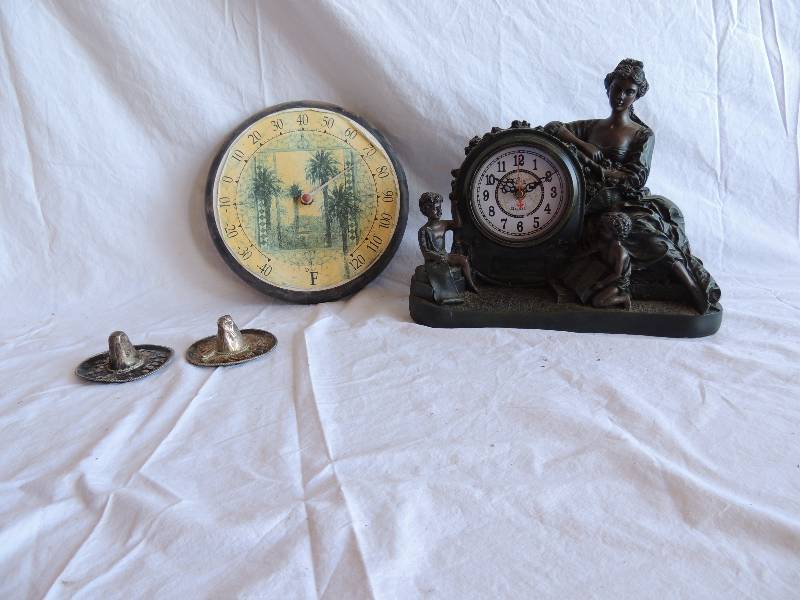 lot 739 image: La montre Avei Le beono  Crosa QUARTZ  Clock (very heavy) . Mantle clock 10tall 12 long  Wall indooroutdoor thermometer .and to celebrate your purchase 2 sombreros ring holders