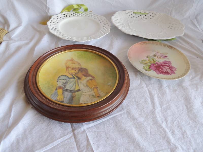 lot 763 image: Decorative wall plate by Elizabeth Price  Limoges France   2 hanging WHITE LACE CUT plates