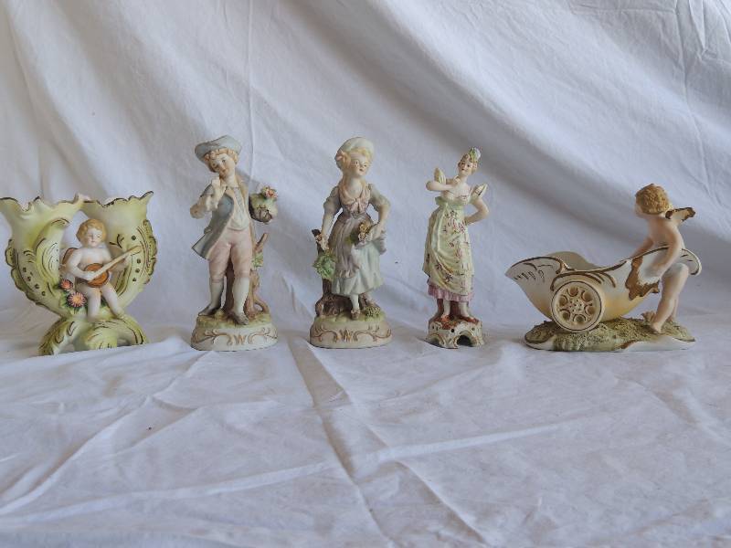 lot 768 image: ARDANT CHINA - JAPAN --- Lenwile China porcelain Victorian coupe  hand painted  x 2,   VICTORIAN LADY, AND 2 CHERBS