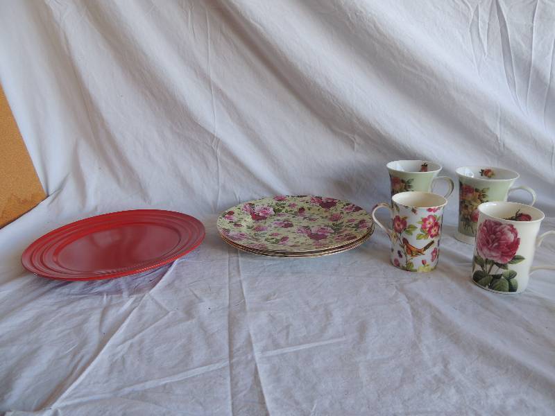 lot 780 image: Red plate by Rachel Ray, 3 chintz royal garden plates   1 les rose Roy Kirkham bone china coffee cups, 1 Stechcol bone china coffee cups   2 Pimpernel porcelain coffee mugs