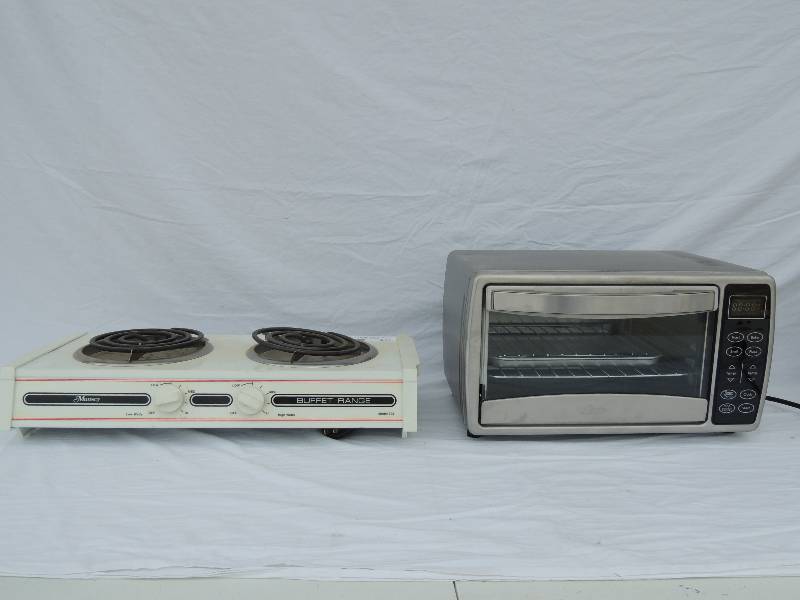 lot 811 image: New Oster Toaster oven,  Munsey buffet range cooker model 702 -2 burners