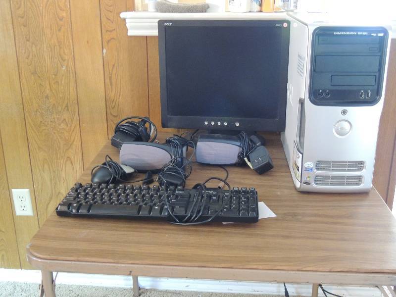 lot 908 image: Acer computer screen, dell monitor, keyboard, mouse, speakers 14 inch screen - working condition