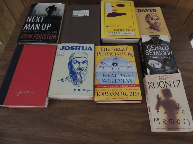 lot 963 image: 10 assorted books
