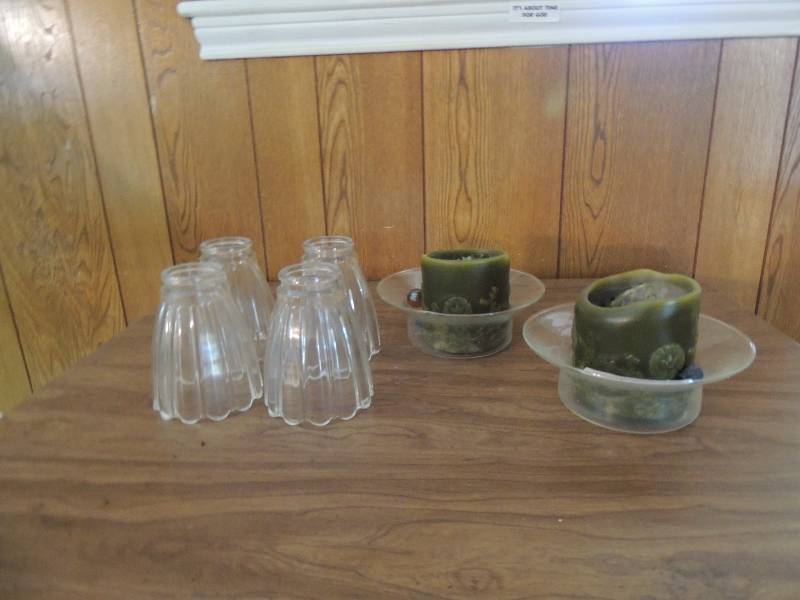 lot 965 image: Green candles and 2 glass bowls