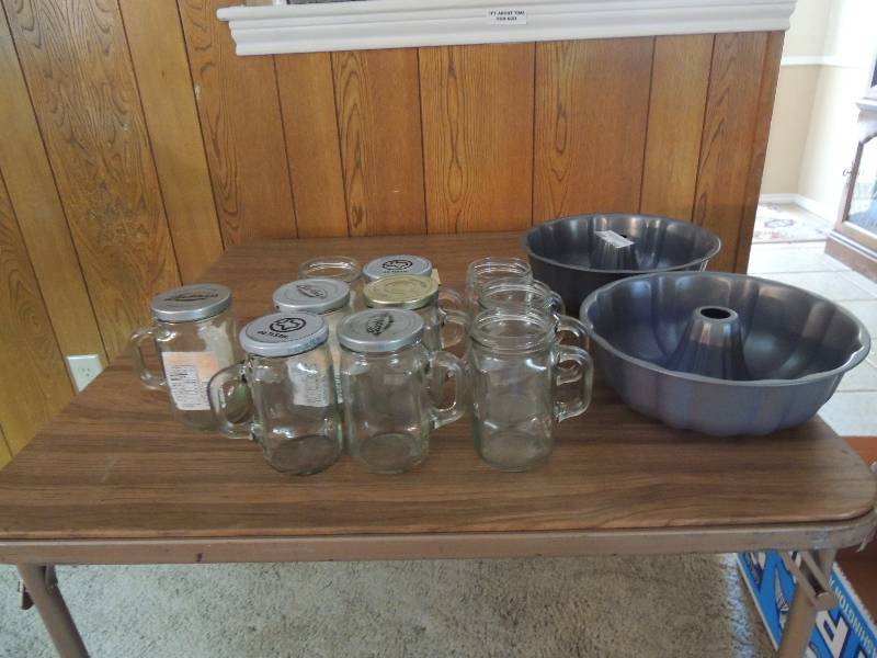 lot 958 image: BUNDT PANS X 2  & LOT OF HANDLED JAM JARS WITH LIDSTGrey cookie bowl