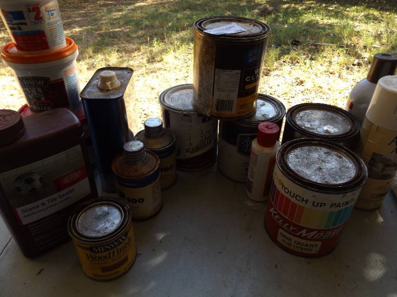 lot 936 image: Small pint cans wall putty and patching plaster
