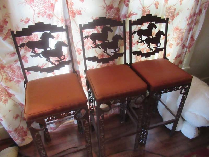 lot 17 image: HORSE THEMED METAL BARSTOOLS 31 TO SEAT