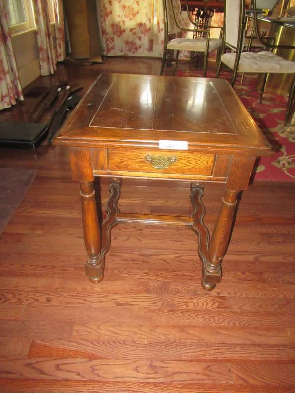 lot 21 image: LAMP TABLE SOLID WOOD MEASURES APPROX. 21 X 26 X 24 MATCHES LOTS 14, 15 AND 22
