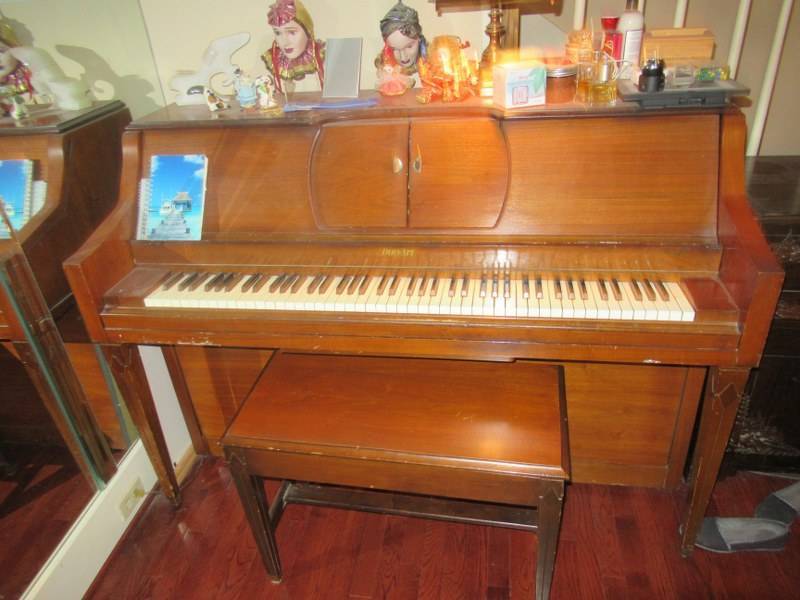 lot 29 image: VINTAGE DUO ART STANDARD PLAYER ACTION PIANO WITH ELECTRIC PLAYBACK THIS IS A MANUAL AND SELF PLAYING PIANO INCLUDES BENCH