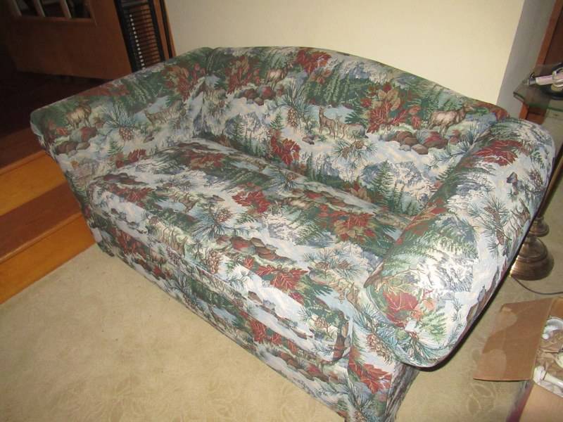 lot 35 image: LOVE SEAT WITH WILDLIFE SCENE NO RIPS NO TEARS OR STAINS MEASURES APPROX. 65 X 33