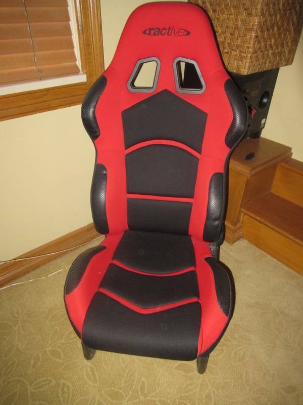 lot 37 image: RACTIVE GAMINGRACING AND OR SEATCHAIR ADJUSTABLE NEVER USED EXCELLENT CONDITION