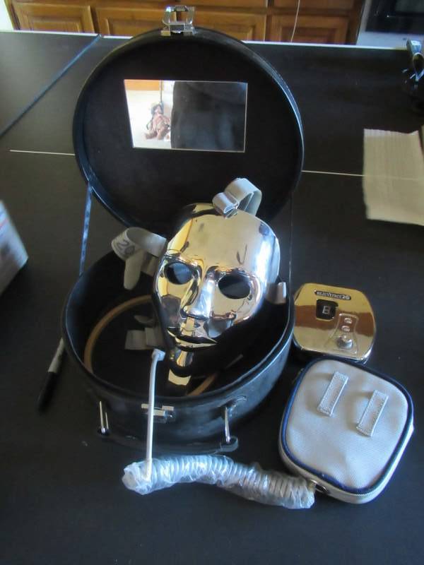 lot 48 image: REJUVEFACE 20 FACE RENEWAL MASK