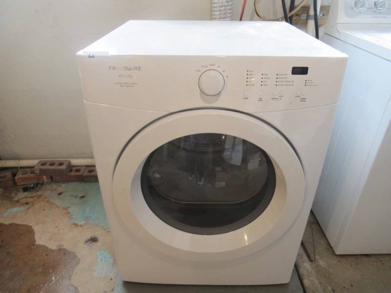 lot 66 image: FRIGIDAIRE AFFINITY GAS DRYER MODEL# FAQG7001LWO WITH DIGITAL DISPLAY AND LIGHT INSIDE DRYER
