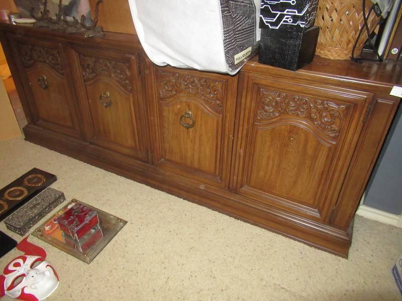 lot 89 image: SOLID WOOD DRESSER 71 X 21 X 27 INCLUDES ALL ITEMS ON AND IN DRESSER