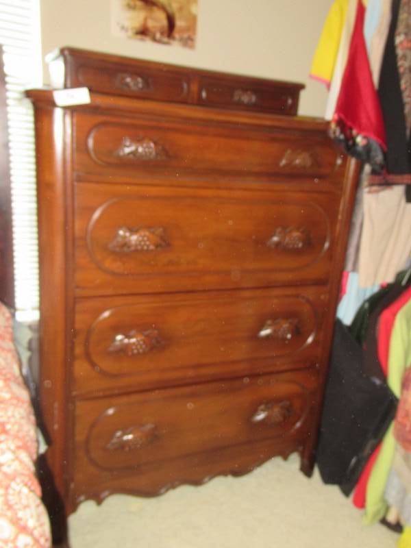 lot 96 image: ORNATE 6 DRAWER CARVED DRESSER 38 X 21 X 46