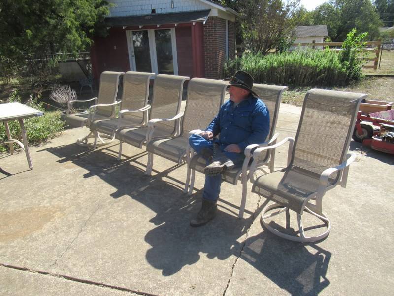 lot 102 image: HAMPTON BAY METAL CHAIRS 2 THAT SLIGHTLY ROCK THE OTHER 4 ARE SITTING CHAIRS MATCHES LOT 101