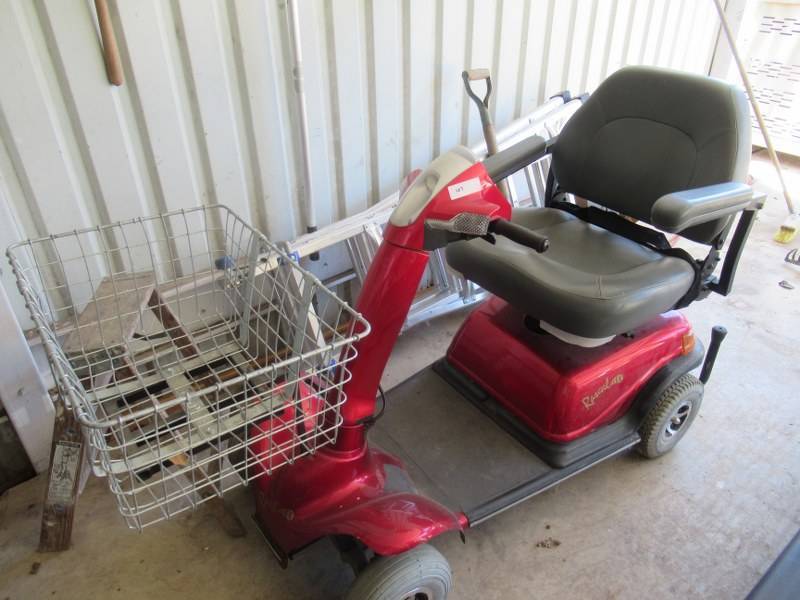 lot 107 image: RASCAL ELECTRIC MOBILITY POWER SCOOTER