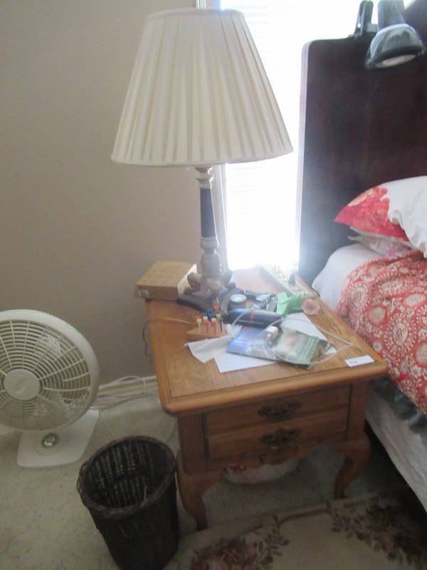 lot 116 image: SOLID WOOD NIGHTSTAND 28 X 22 X 22 AND 31 LAMP