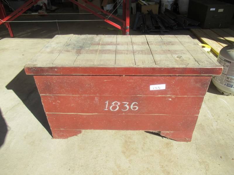 lot 125 image: WOOD STORAGE BOX WITH AMERICAN FLAG PAINTED ON IT AND THE YEAR 1836 ON THE SIDE