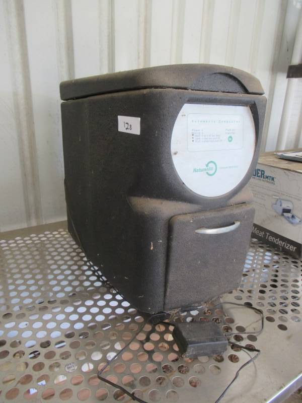 lot 128 image: NATURE MILL AUTOMATIC COMPOSTER