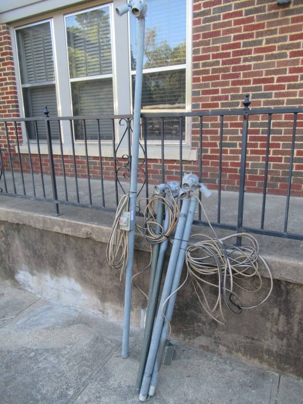 lot 154 image: JOB SITE ELECTRIC MOBILE LIGHTS WITH ONOFF SWITCH