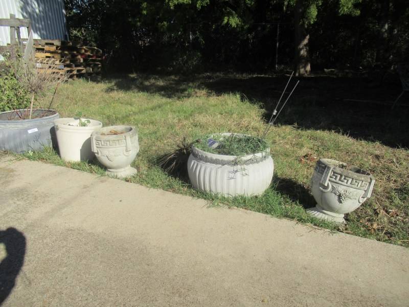 lot 136 image: 5 CEMENT PLANTERS IN VARIOUS SIZE AND SHAPES