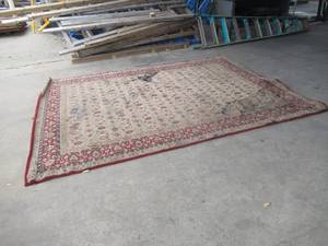 lot 34 image: LARGE RUG 8 X 10 HAS SOME STAINS NEEDS CLEANING