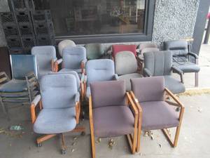 lot 53 image: OFFICE CHAIRS IN ALL SHAPES AND SIZES TOTAL COUNT 19